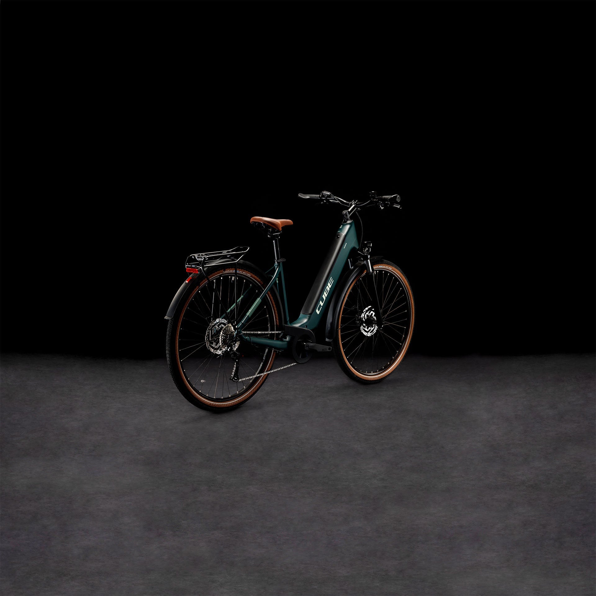 CUBE Touring Hybrid ONE 625 darkgreen´n´green Easy Entry 2024