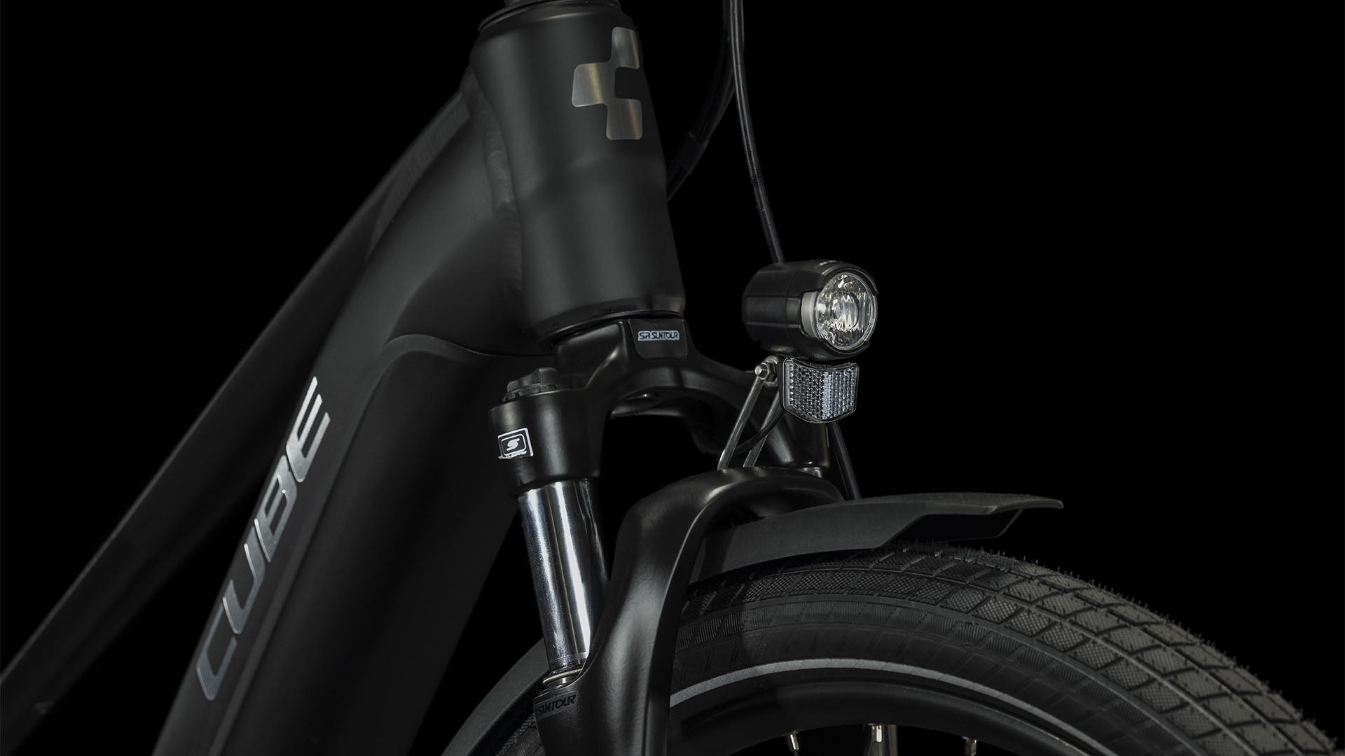 CUBE Touring Hybrid Pro 625 black´n´metal Trapeze 2024