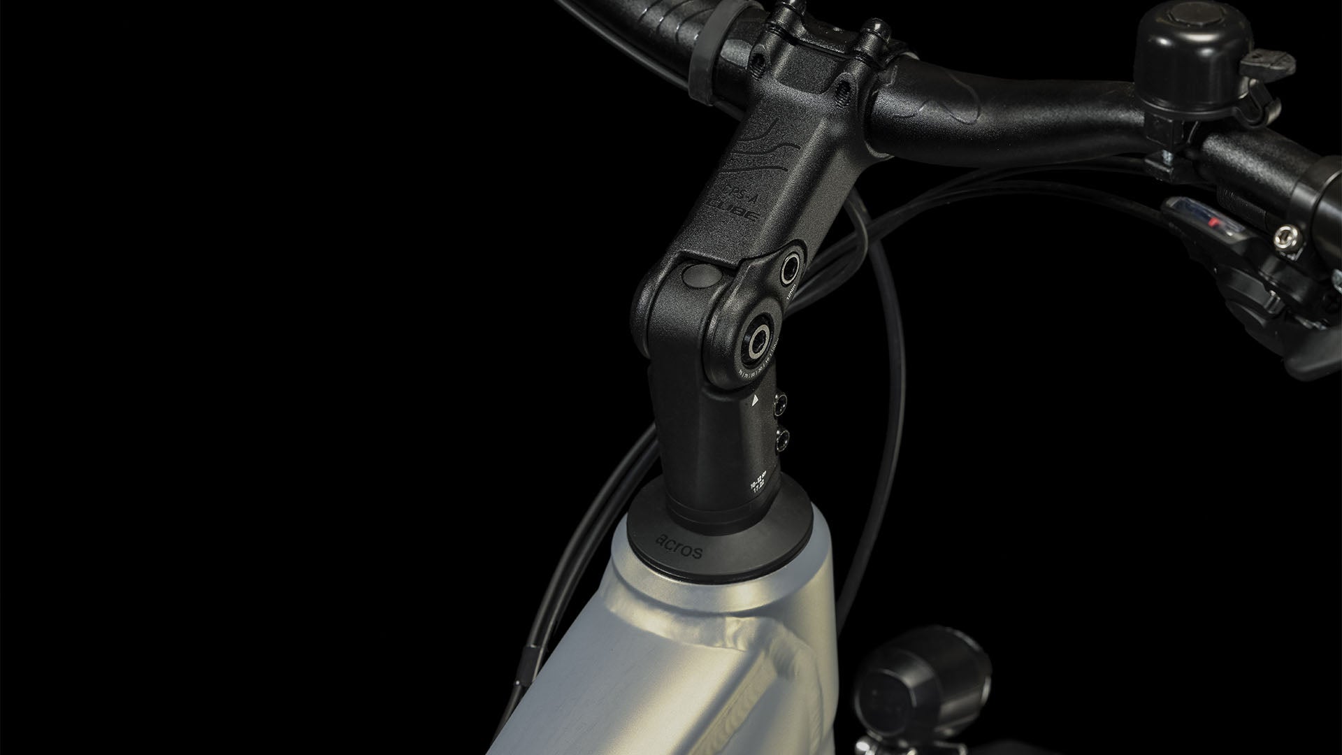 CUBE Touring Hybrid Pro 625 pearlysilver´n´black Trapeze 2024