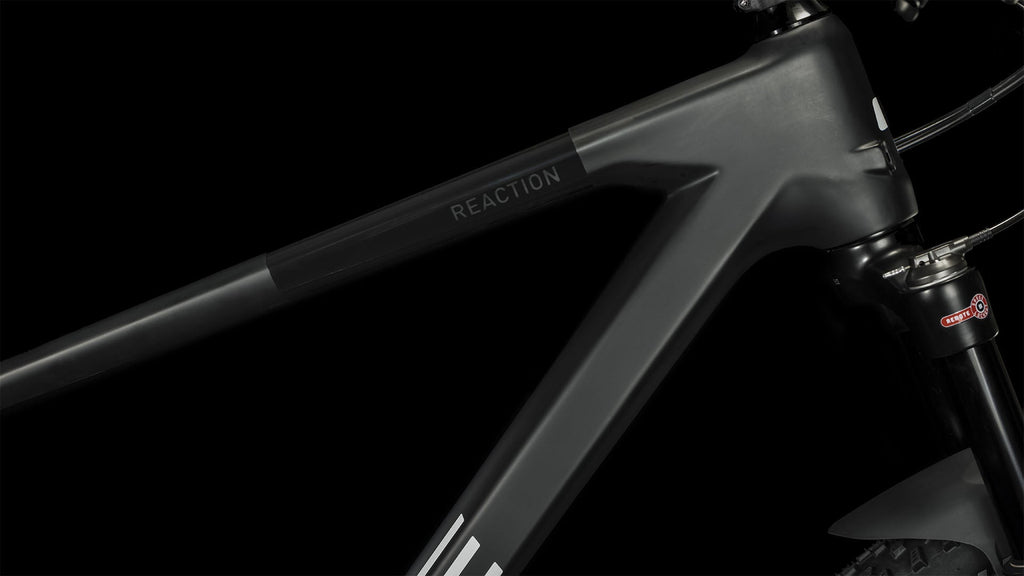 CUBE Reaction C:62 ONE carbon´n´white 2024