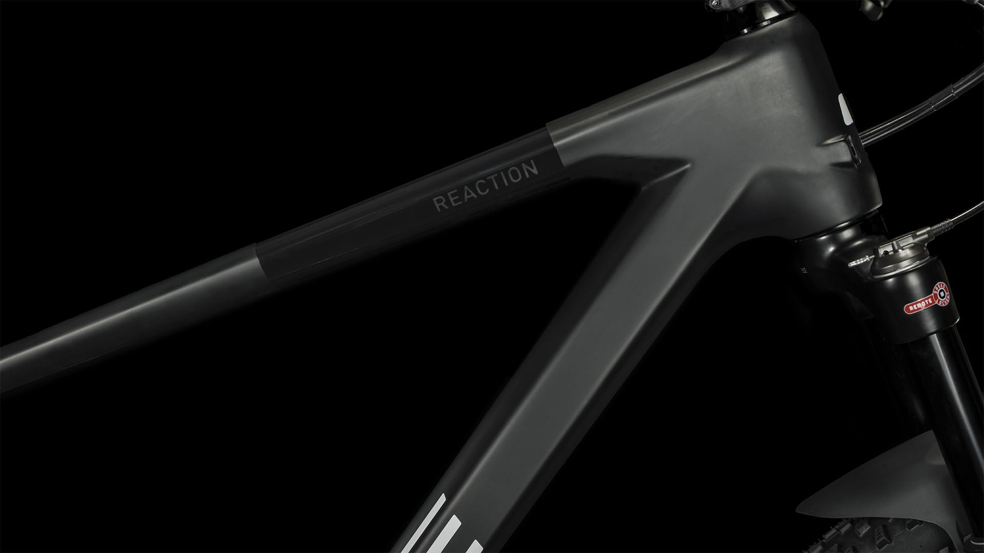 CUBE Reaction C:62 ONE carbon´n´white 2024