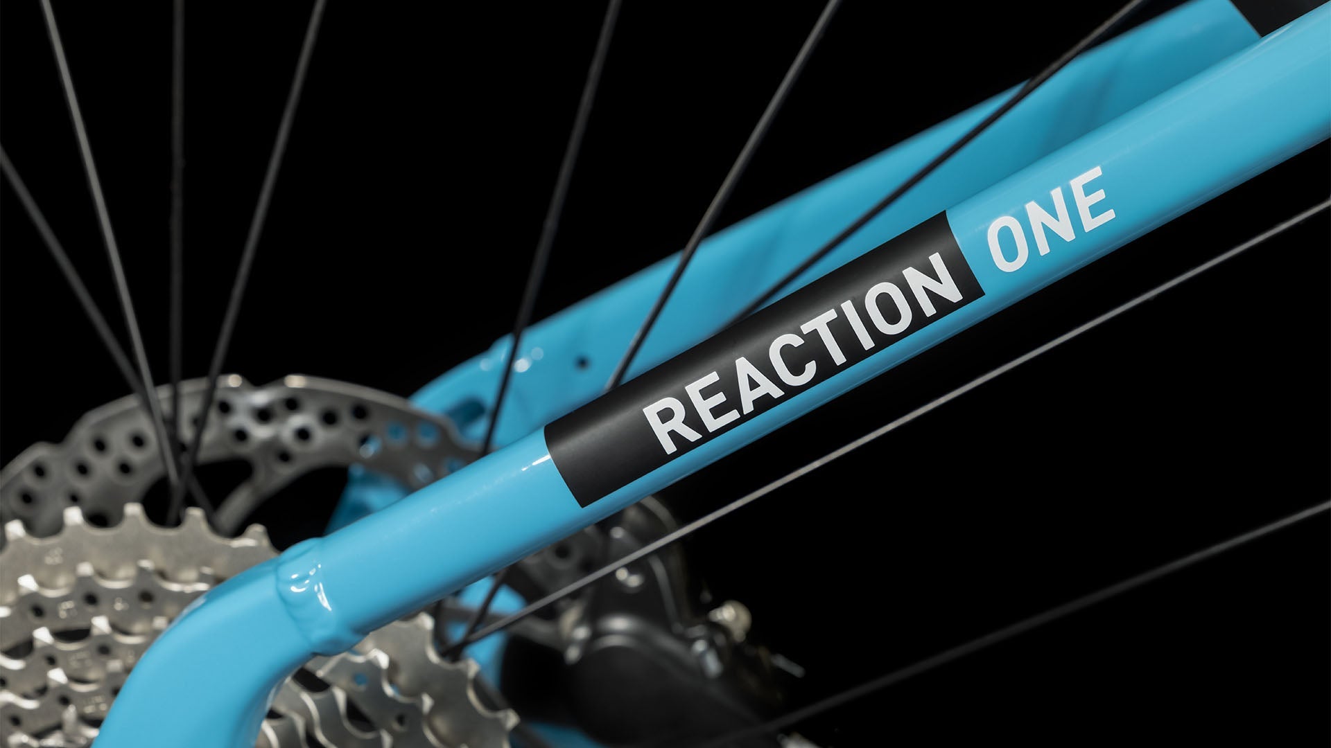 CUBE Reaction Hybrid ONE 625 skyblue´n´white Easy Entry 2024