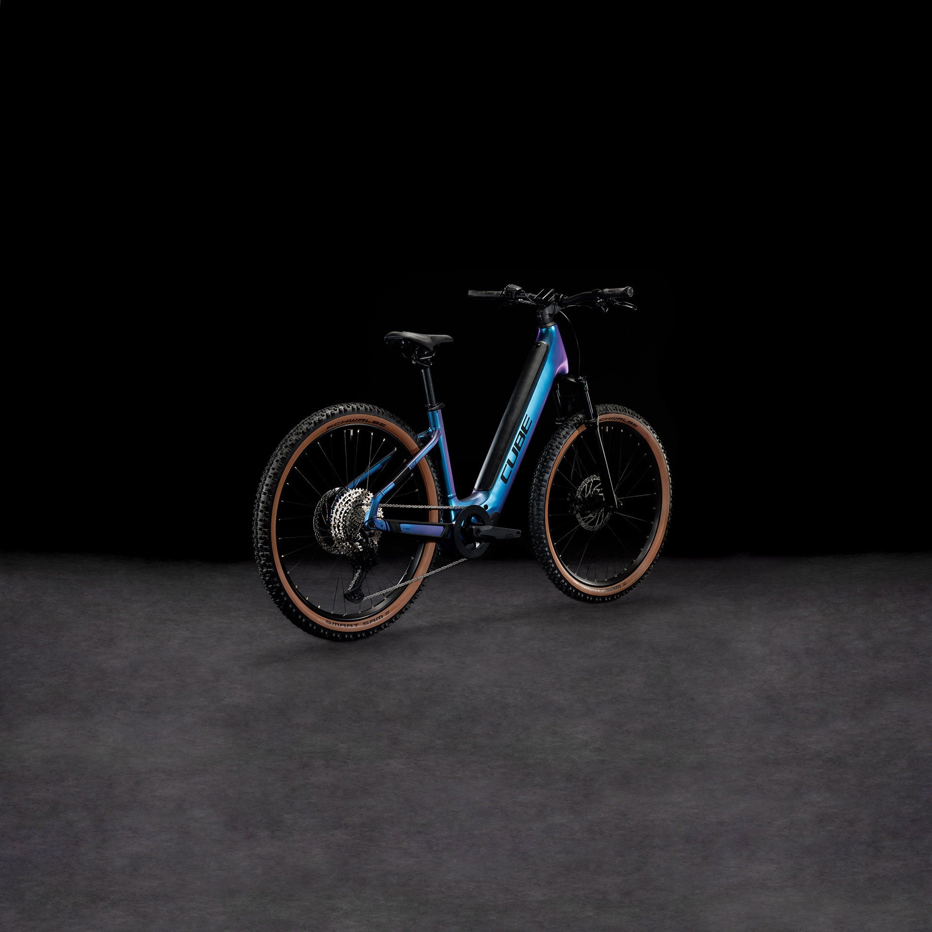 CUBE Reaction Hybrid Race 750 switchblue´n´black Easy Entry 2024