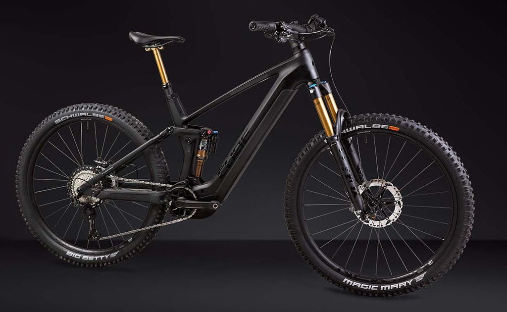 CUBE Stereo Hybrid 140 HPC Actionteam 750 carbon´n´black 2024